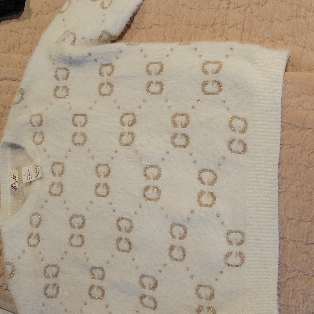 Women's sweater